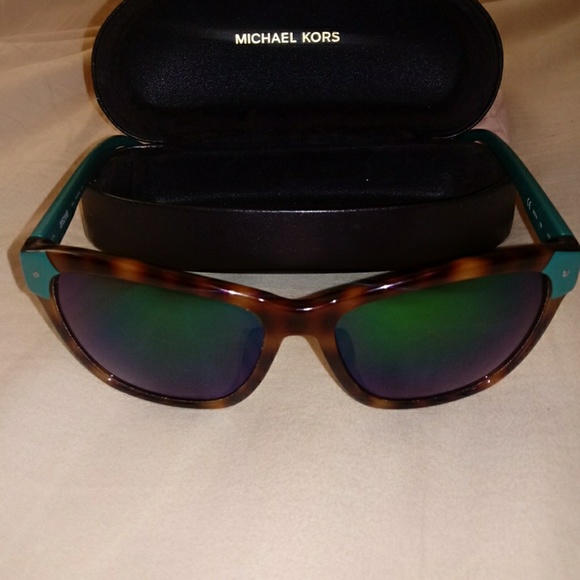 Michael Kors Accessories - 💥SALE💥⭐AUTHENTIC MICHAEL KORS⭐